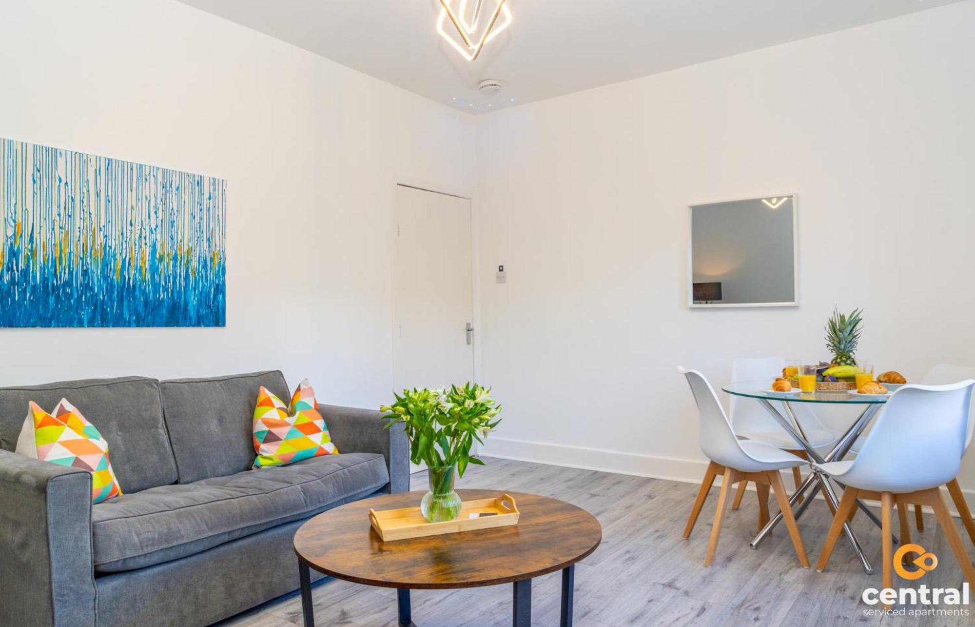 Central Serviced Apartments - 2 Bedroom - Free Street Parking - Fast Wifi - Smart Tvs In All Rooms - Ground Level - Family Neighbourhood - 3 X Double Beds - Heating 24-7 - Trade Stays - Weekly & Monthly Offers Dundee Kültér fotó