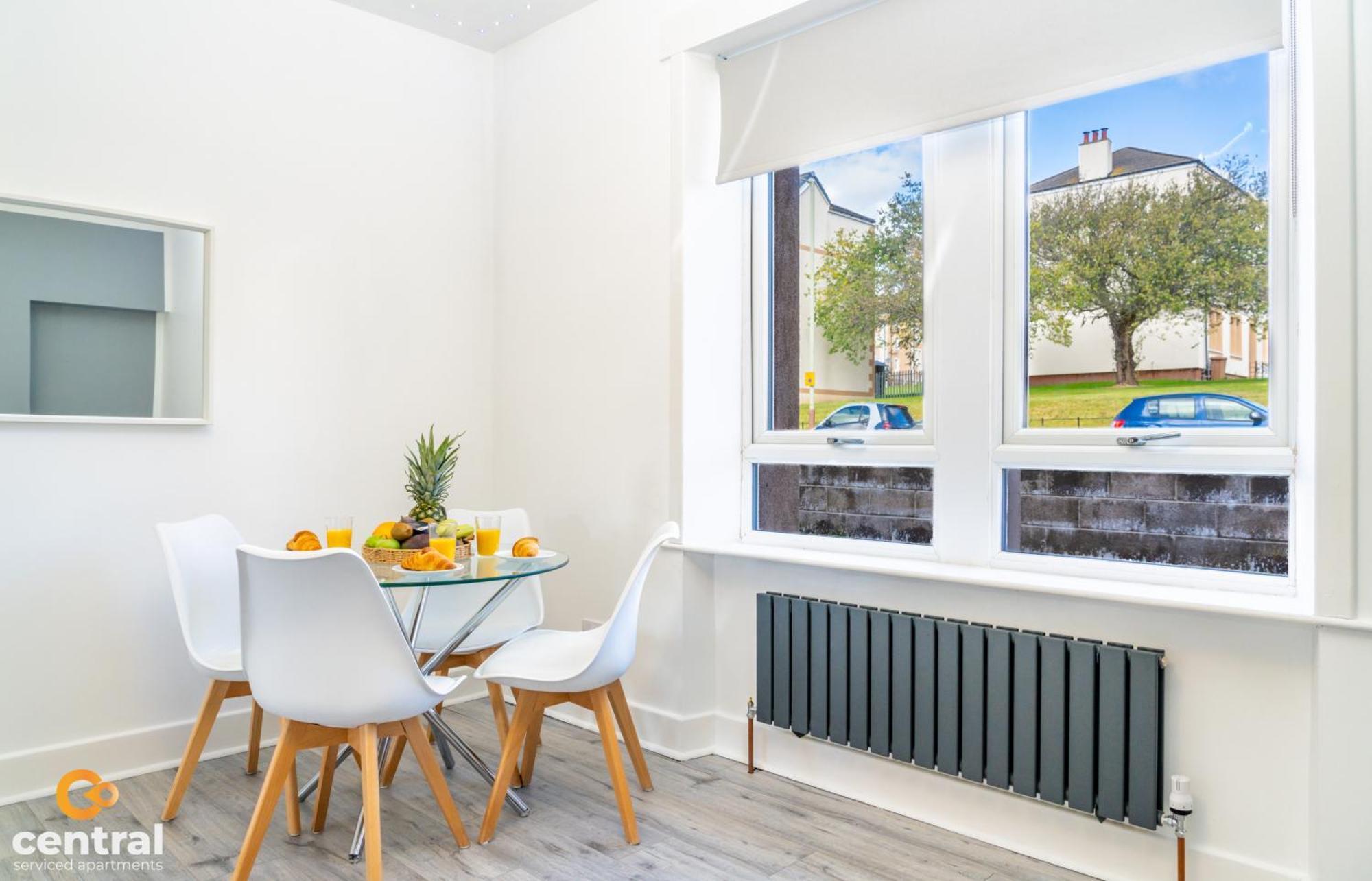 Central Serviced Apartments - 2 Bedroom - Free Street Parking - Fast Wifi - Smart Tvs In All Rooms - Ground Level - Family Neighbourhood - 3 X Double Beds - Heating 24-7 - Trade Stays - Weekly & Monthly Offers Dundee Kültér fotó