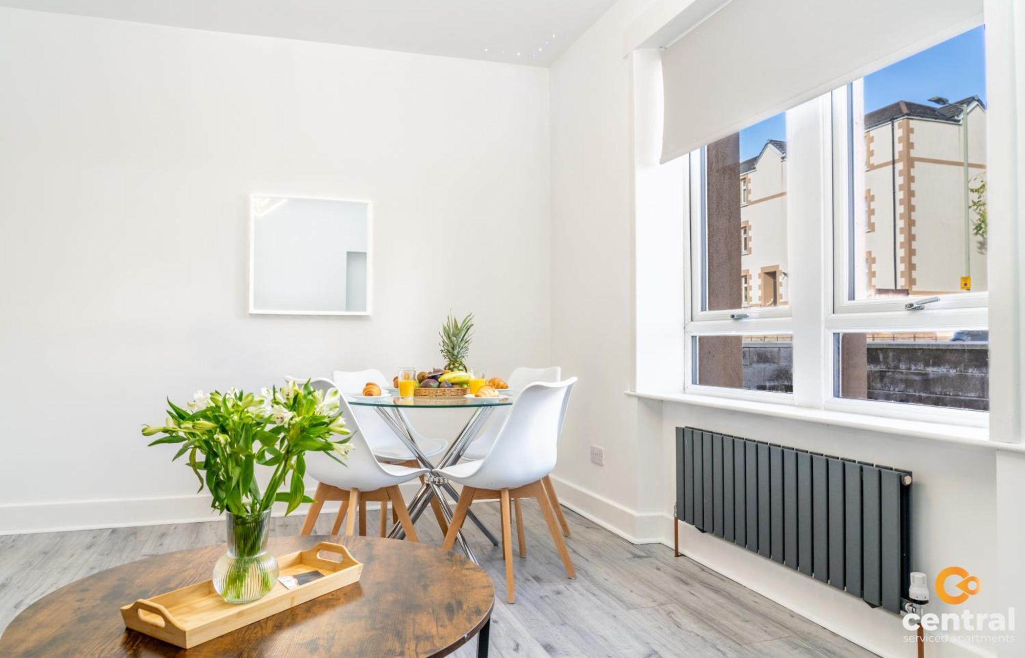 Central Serviced Apartments - 2 Bedroom - Free Street Parking - Fast Wifi - Smart Tvs In All Rooms - Ground Level - Family Neighbourhood - 3 X Double Beds - Heating 24-7 - Trade Stays - Weekly & Monthly Offers Dundee Kültér fotó
