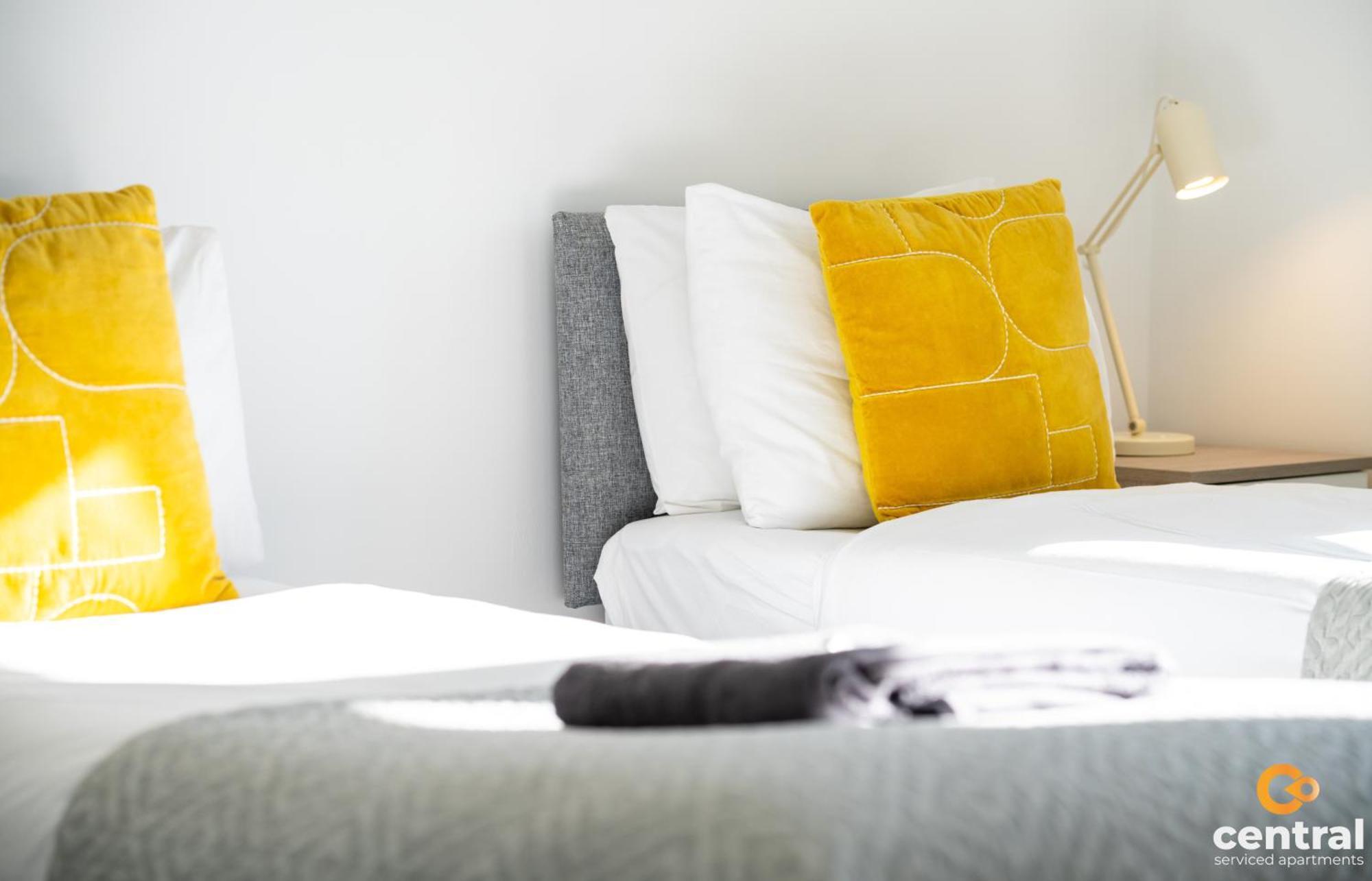 Central Serviced Apartments - 2 Bedroom - Free Street Parking - Fast Wifi - Smart Tvs In All Rooms - Ground Level - Family Neighbourhood - 3 X Double Beds - Heating 24-7 - Trade Stays - Weekly & Monthly Offers Dundee Kültér fotó